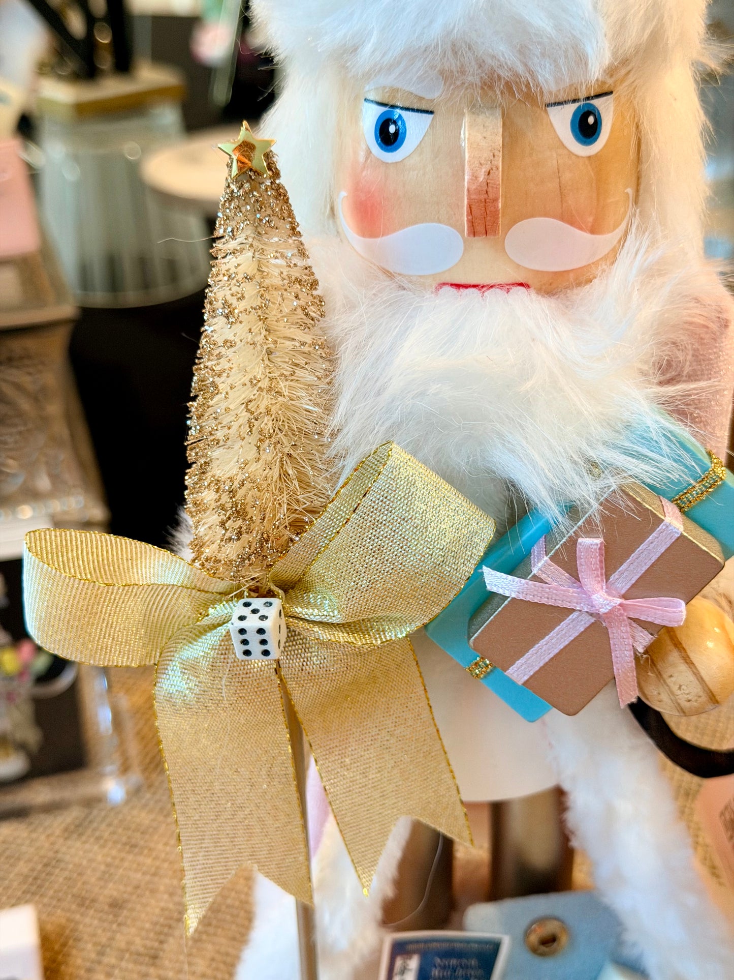 The Santa Mahj Mint Green Crack - Small Nutcracker