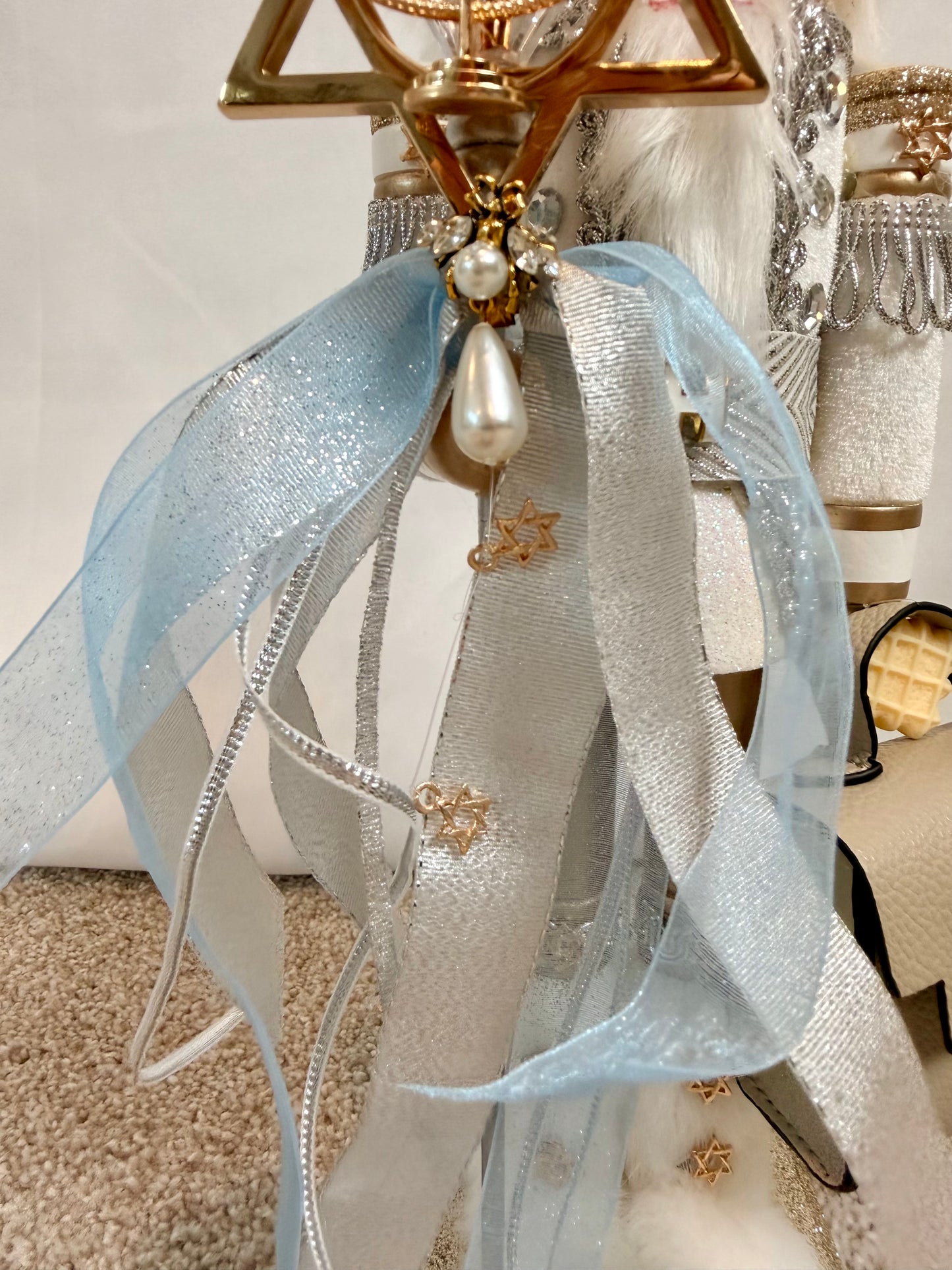 The Maccabee Sir Bougie - Small Nutcracker