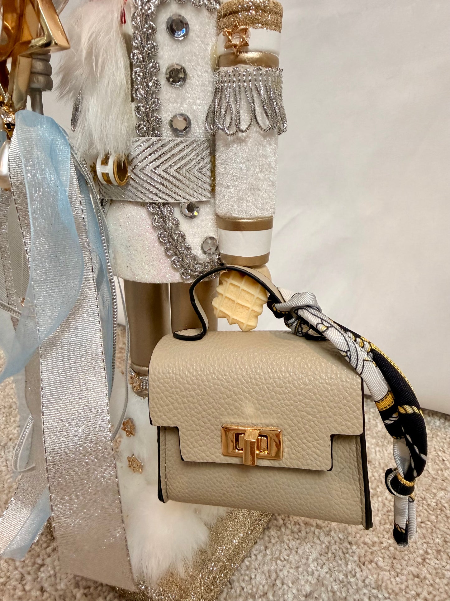 The Maccabee Sir Bougie - Small Nutcracker