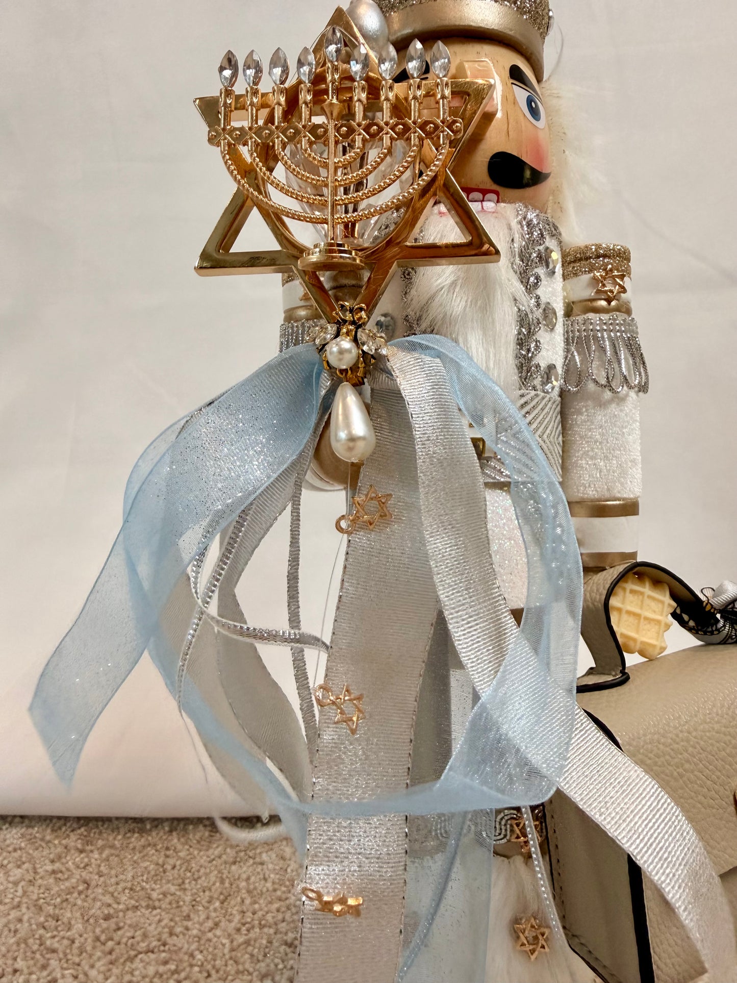 The Maccabee Sir Bougie - Small Nutcracker