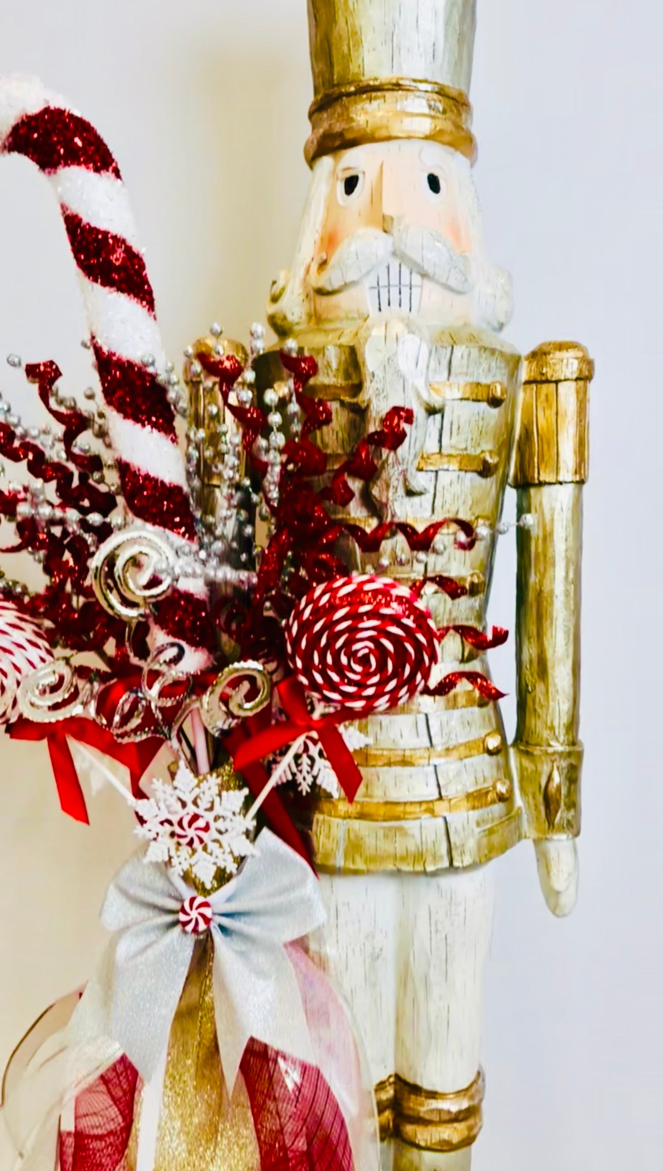 The Sir Peppermint - 4 Feet Tall Medium Nutcracker