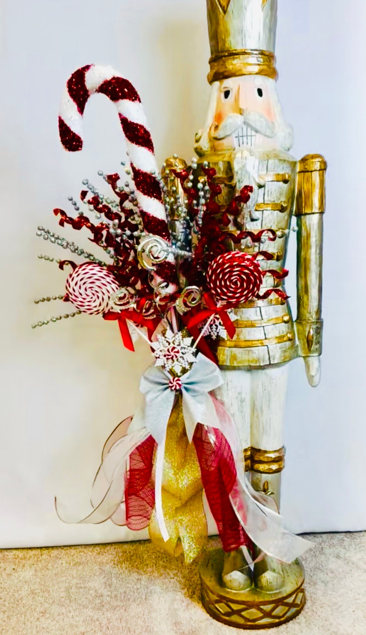The Sir Peppermint - 4 Feet Tall Medium Nutcracker