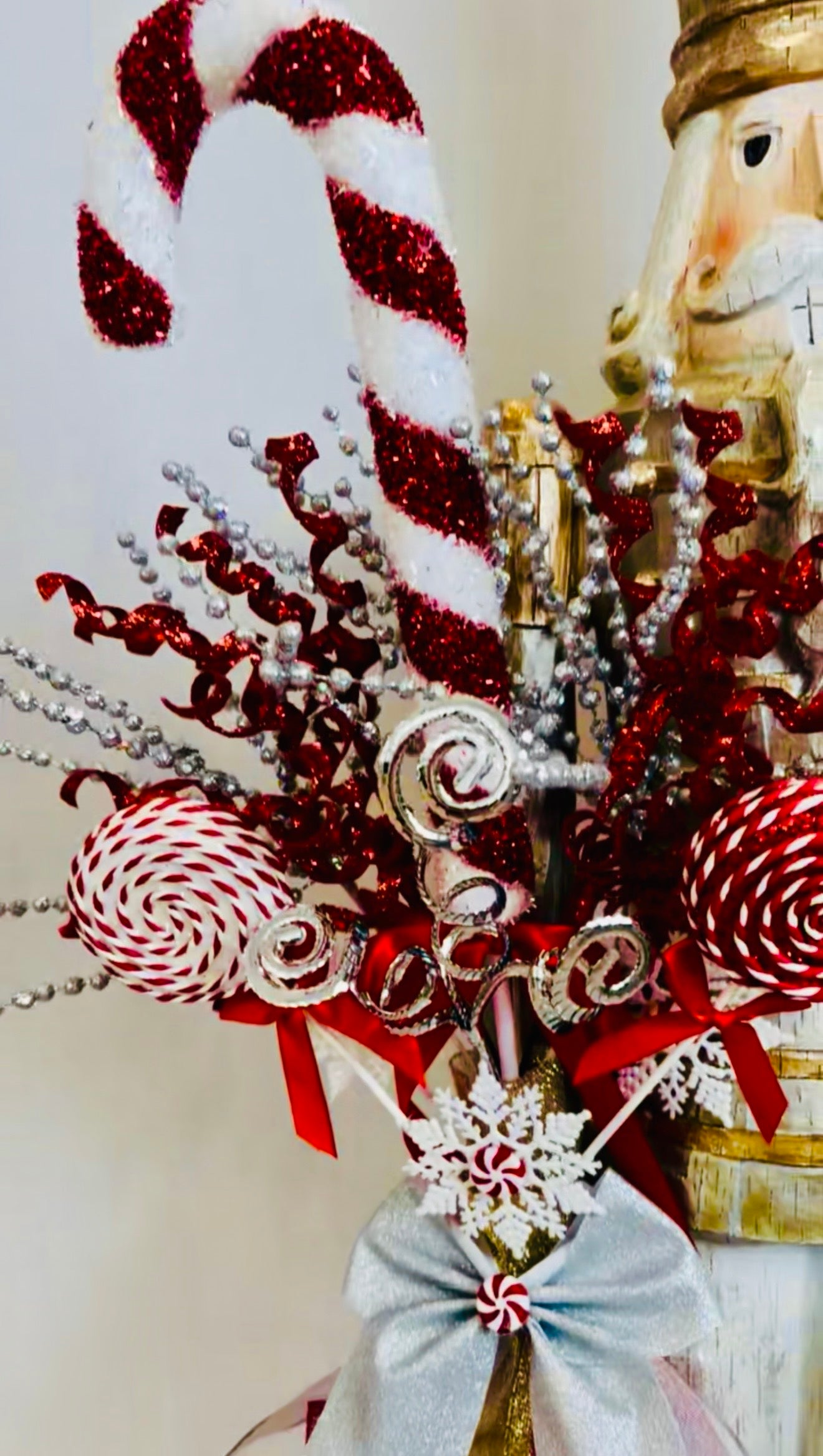 The Sir Peppermint - 4 Feet Tall Medium Nutcracker