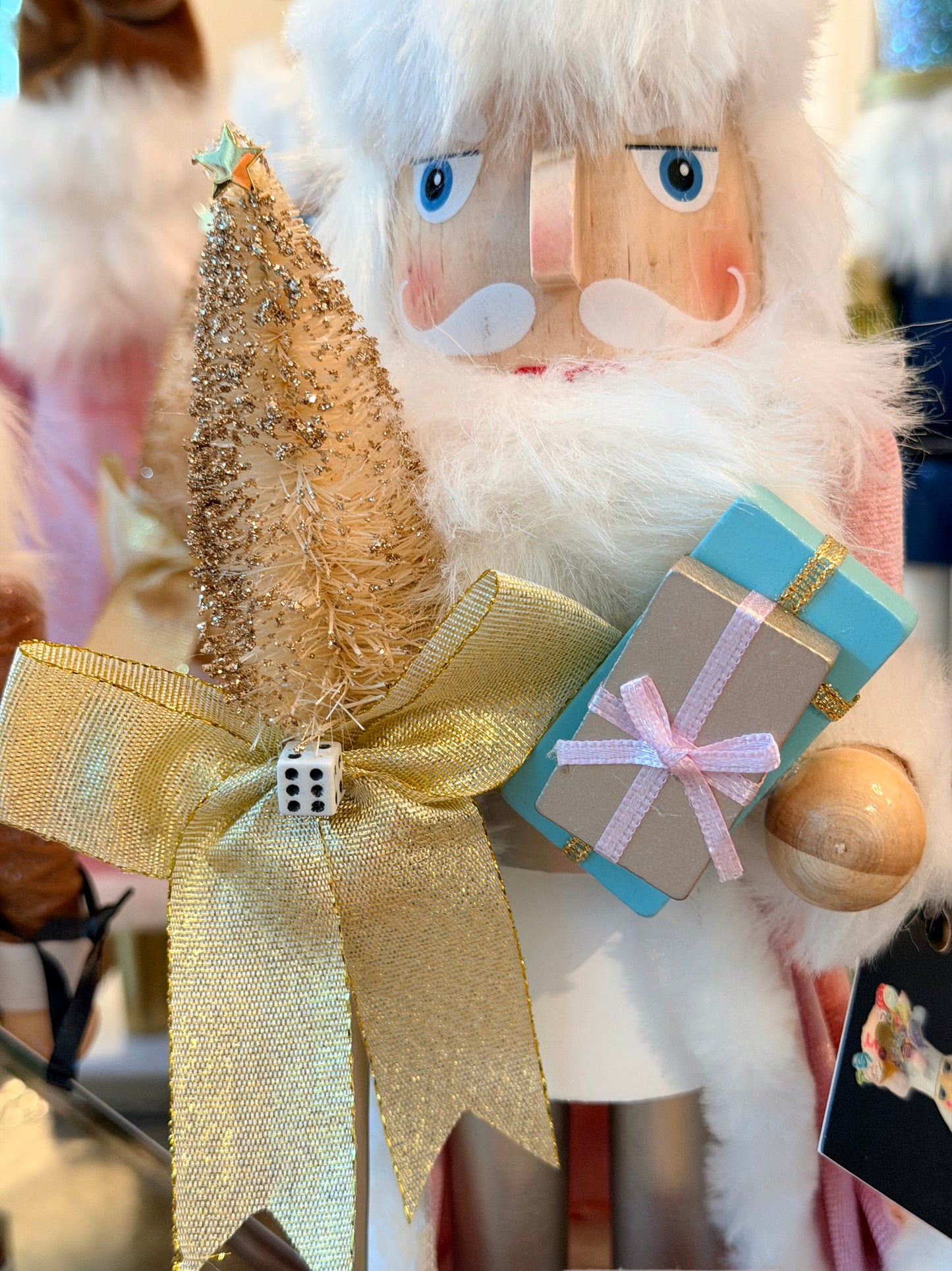 The Santa Mahj Pink Crack - Small Nutcracker