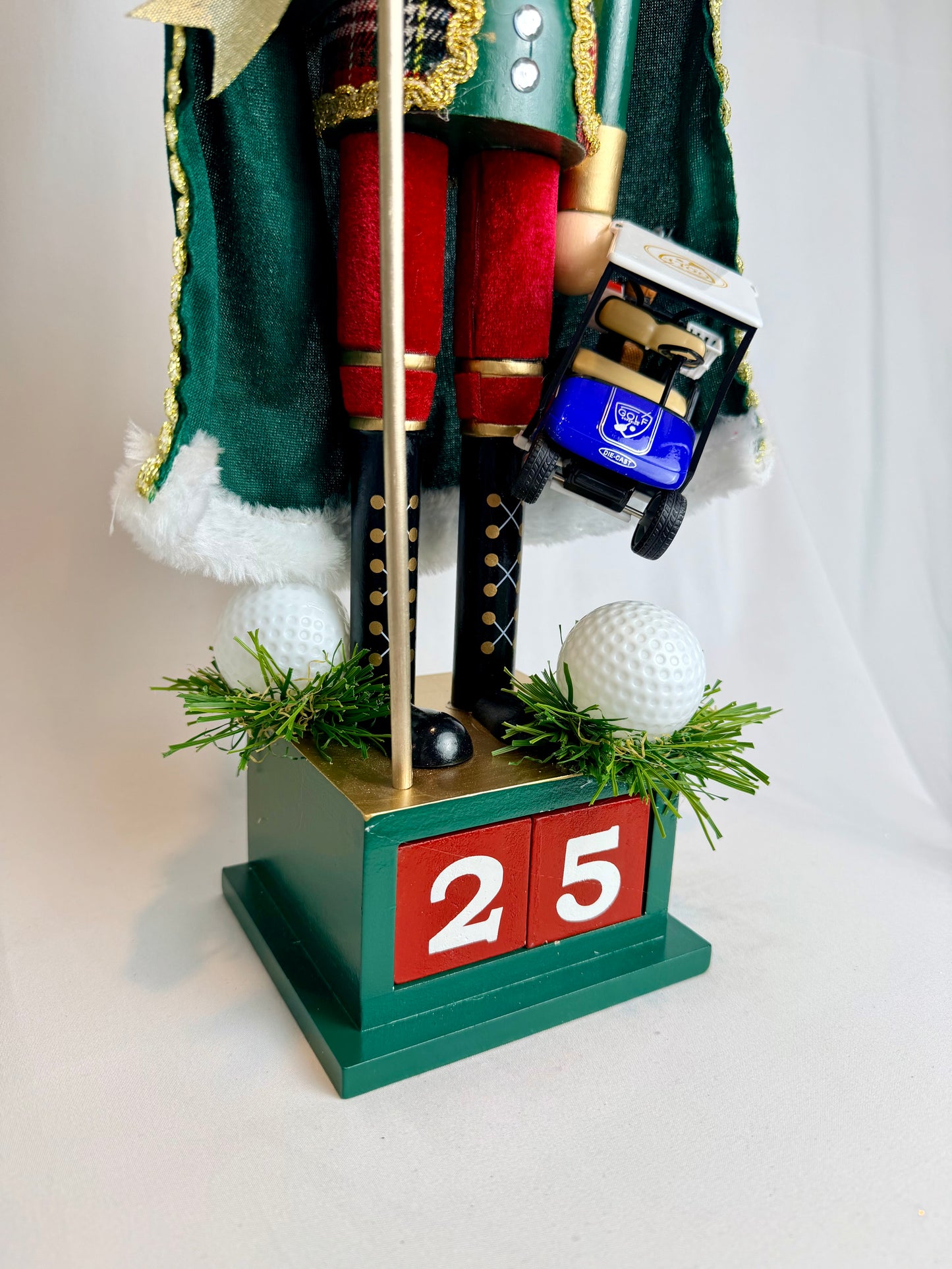 The Scottish Date Golfer - Small Nutcracker