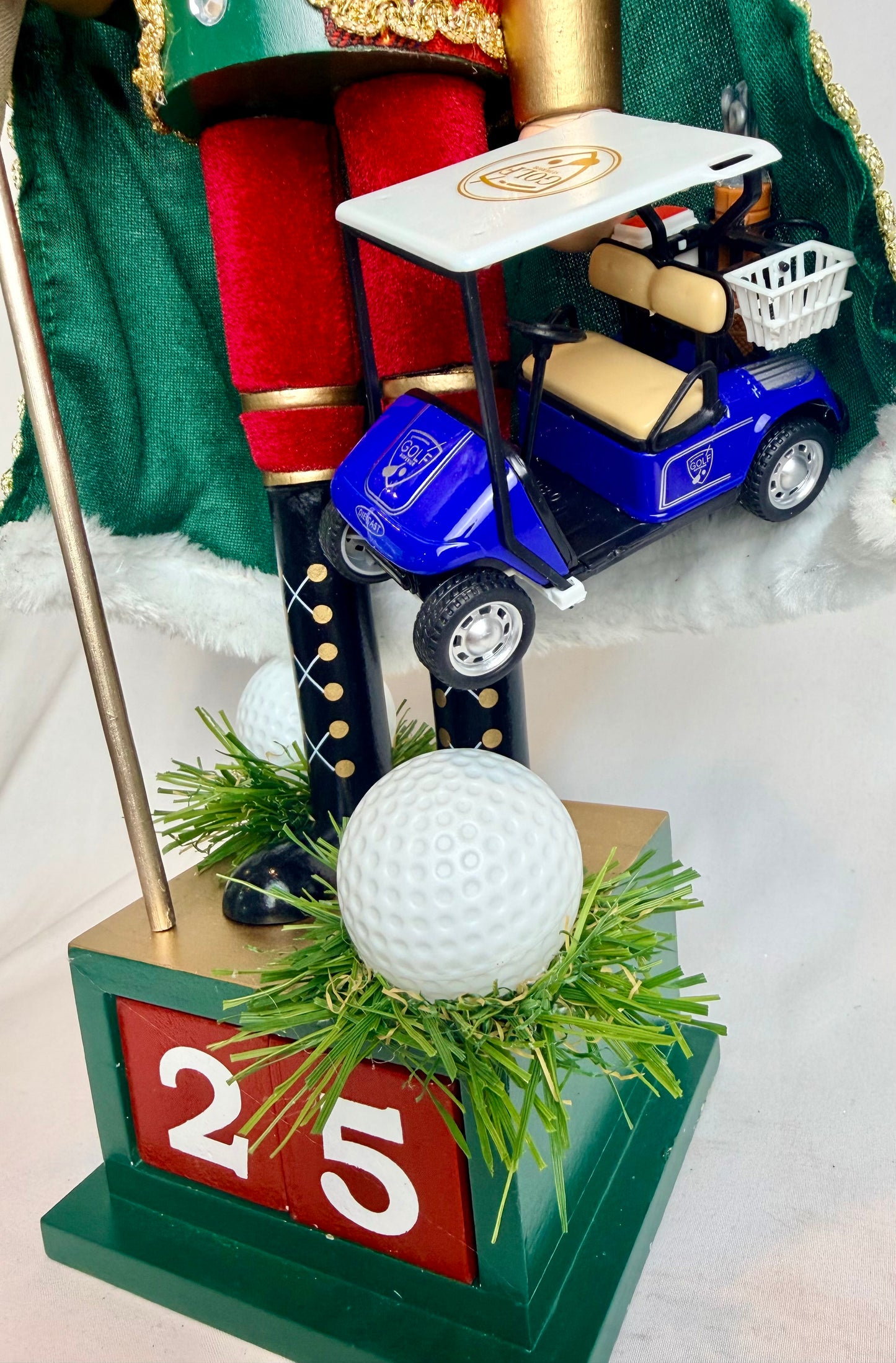 The Scottish Date Golfer - Small Nutcracker