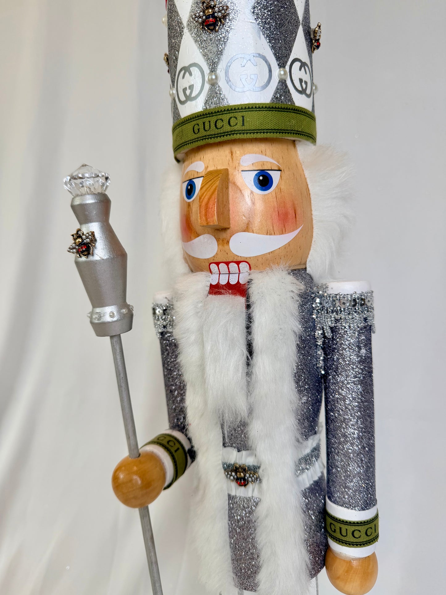The G Bee King - Small Nutcracker