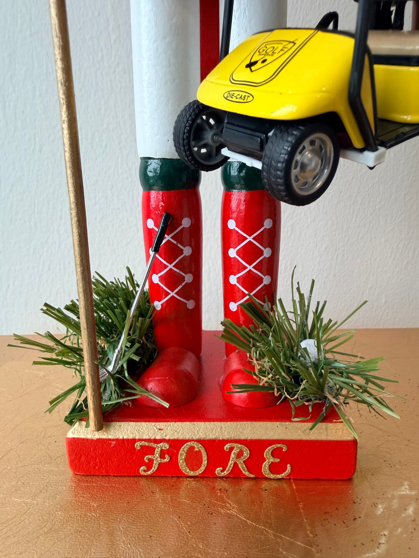 The Scottish Golfer Yellow - Small Nutcracker
