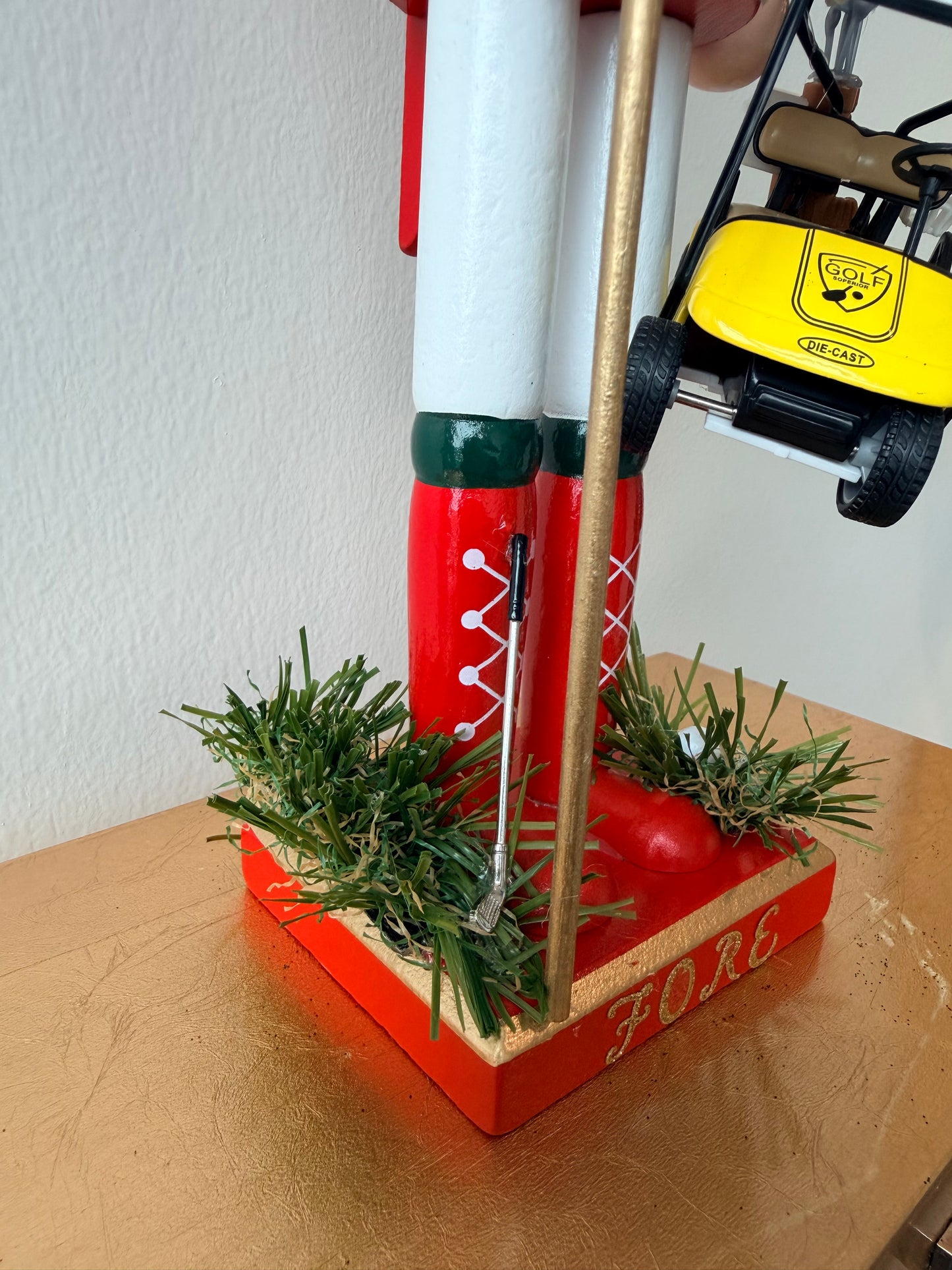 The Scottish Golfer Yellow - Small Nutcracker