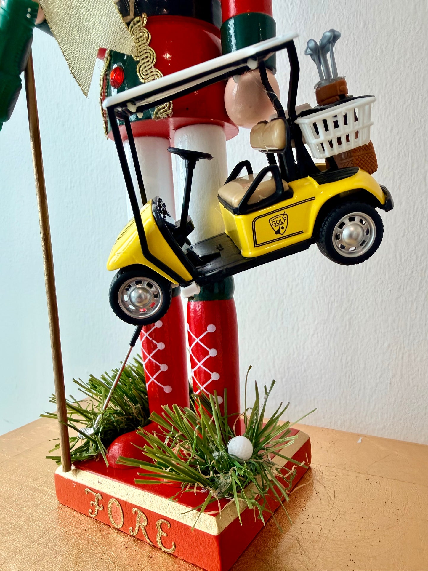The Scottish Golfer Yellow - Small Nutcracker