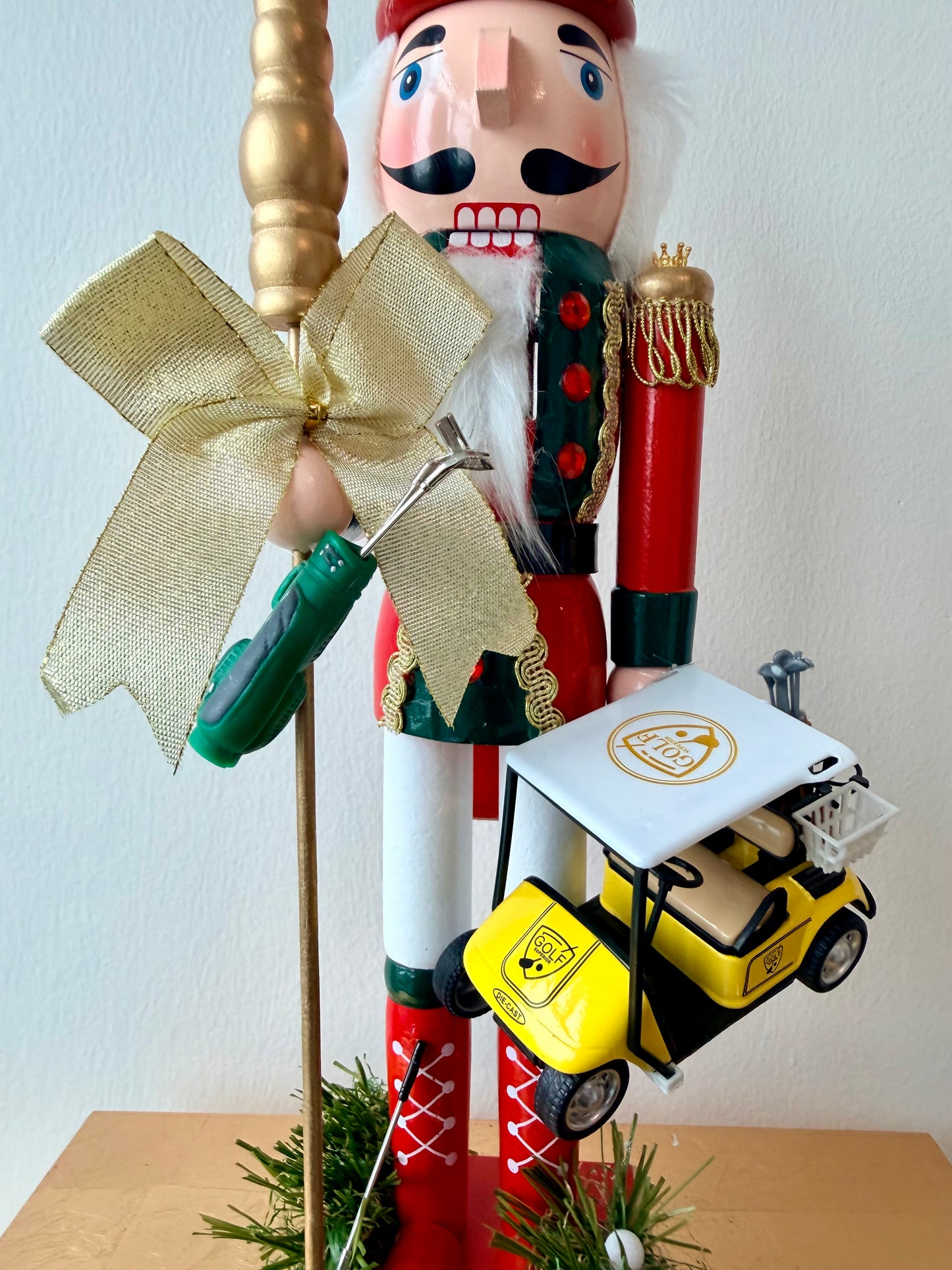 The Scottish Golfer Yellow - Small Nutcracker