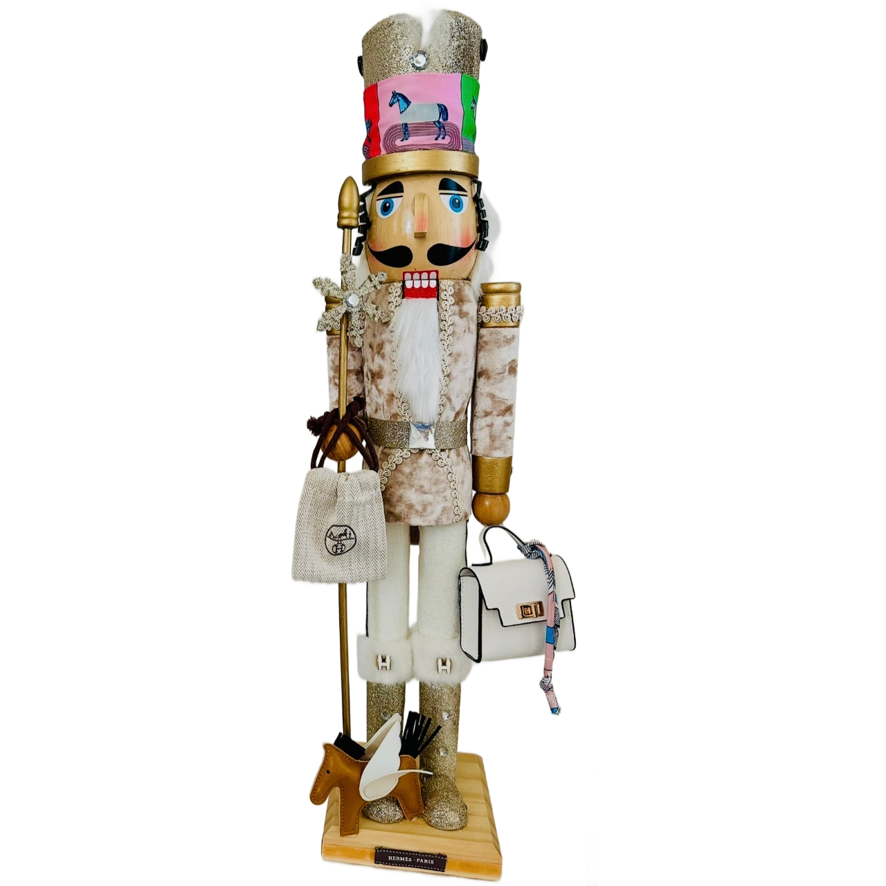 The Hippie H II - Small Nutcracker