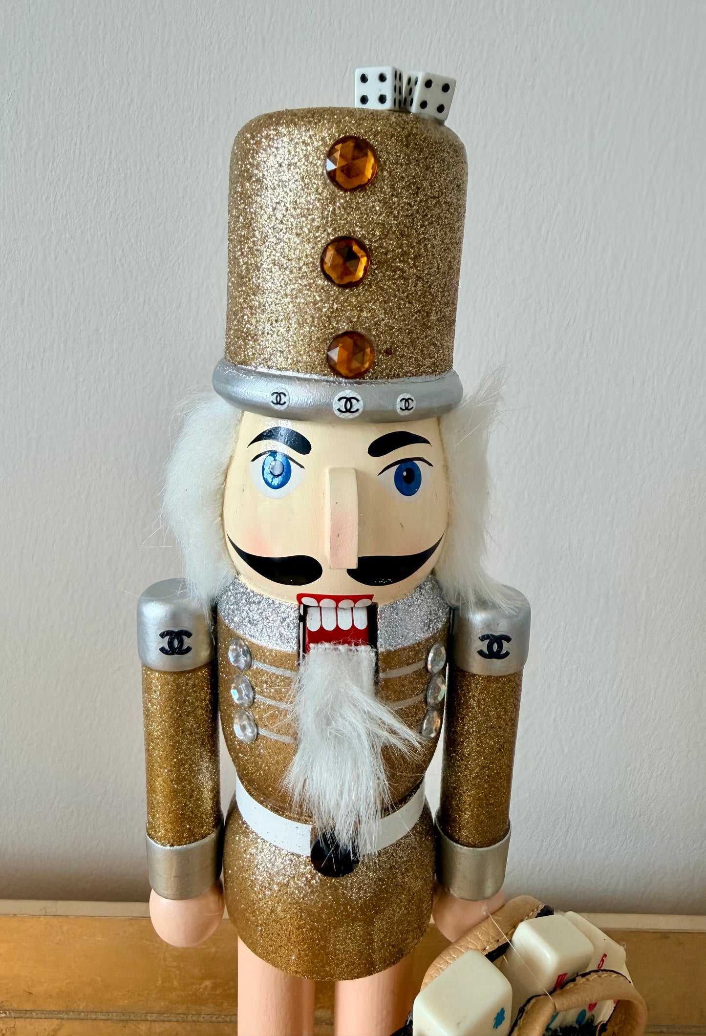 The Sir Mahjong Knight Gold – Small Nutcracker