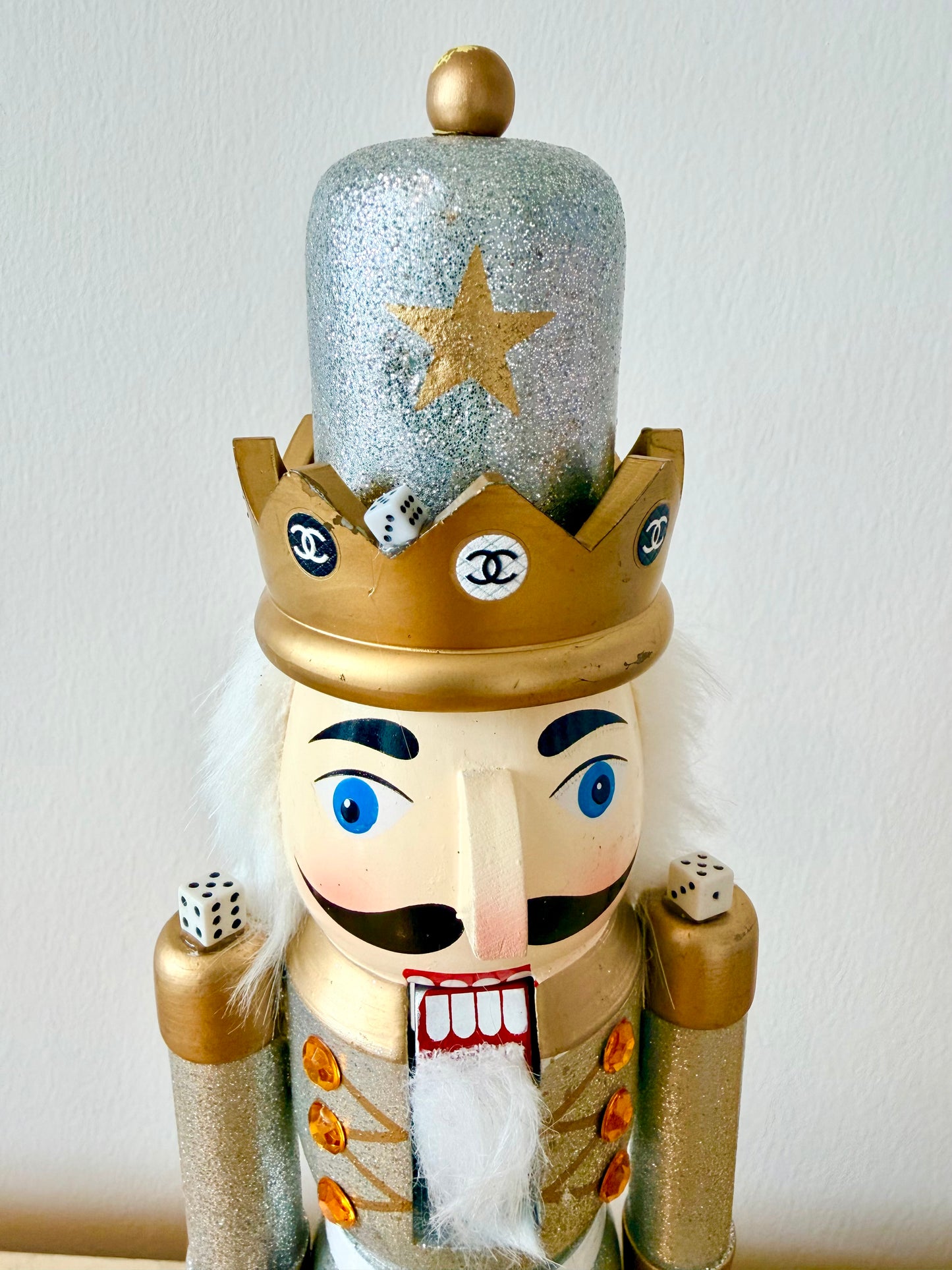 The Mahjong Knight Silver – Small Nutcracker